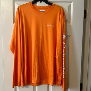 Columbia Polyester Fishing Shirt. Orange. Size XL